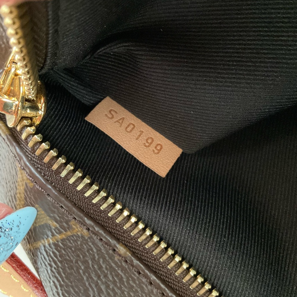 Sold Beautiful HARD TO FIND Louis Vuitton Monogram Bumbag - Picture 15 of 16